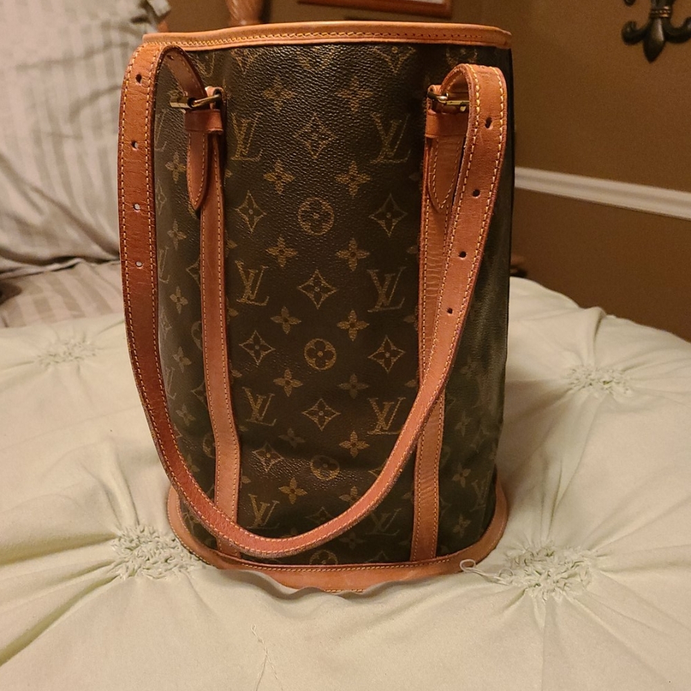 Authentic Louis Vuitton Large Bucket Bag GM